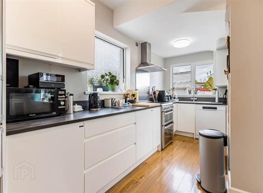 24 Knockbreda Park, Rosetta, Belfast, BT6 0HB