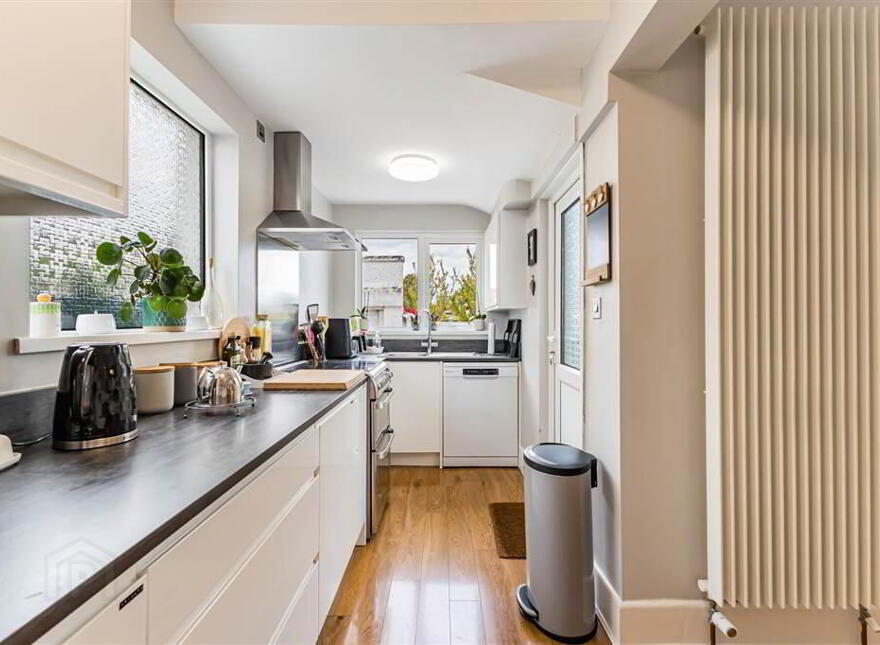 24 Knockbreda Park, Rosetta, Belfast, BT6 0HB
