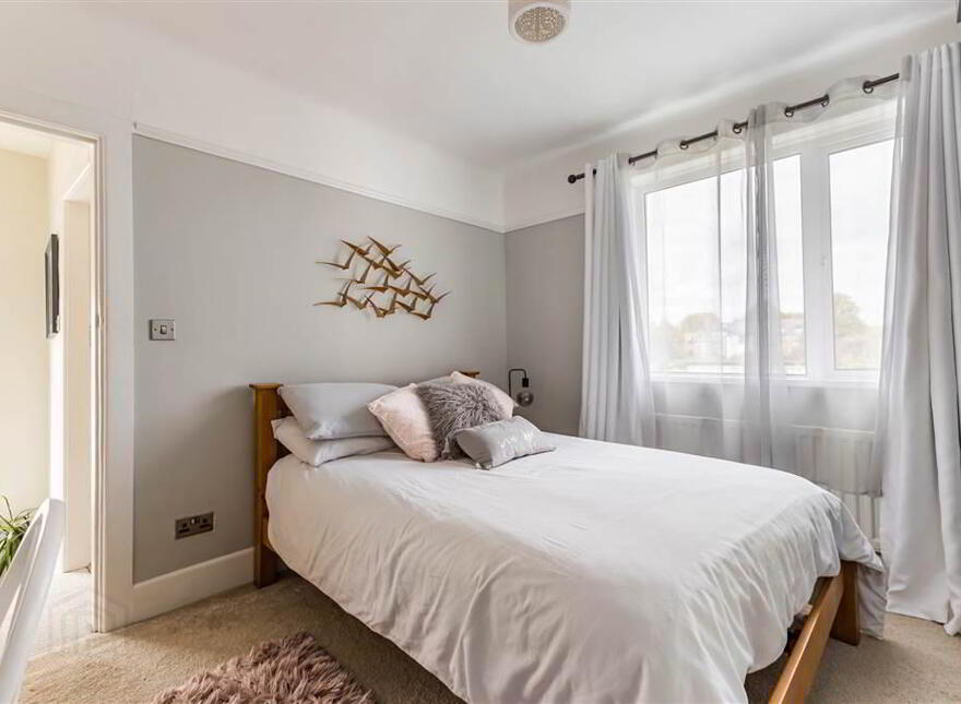 24 Knockbreda Park, Rosetta, Belfast, BT6 0HB