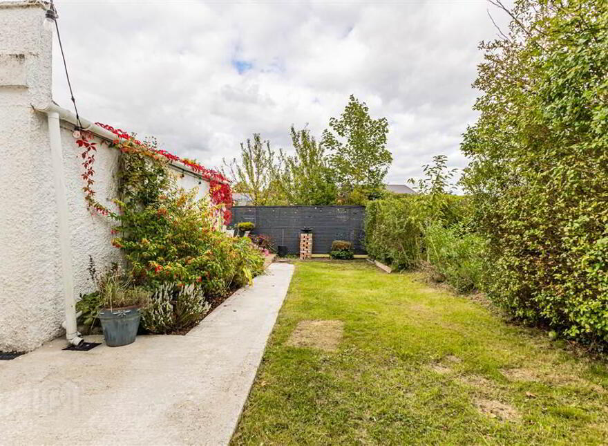 24 Knockbreda Park, Rosetta, Belfast, BT6 0HB