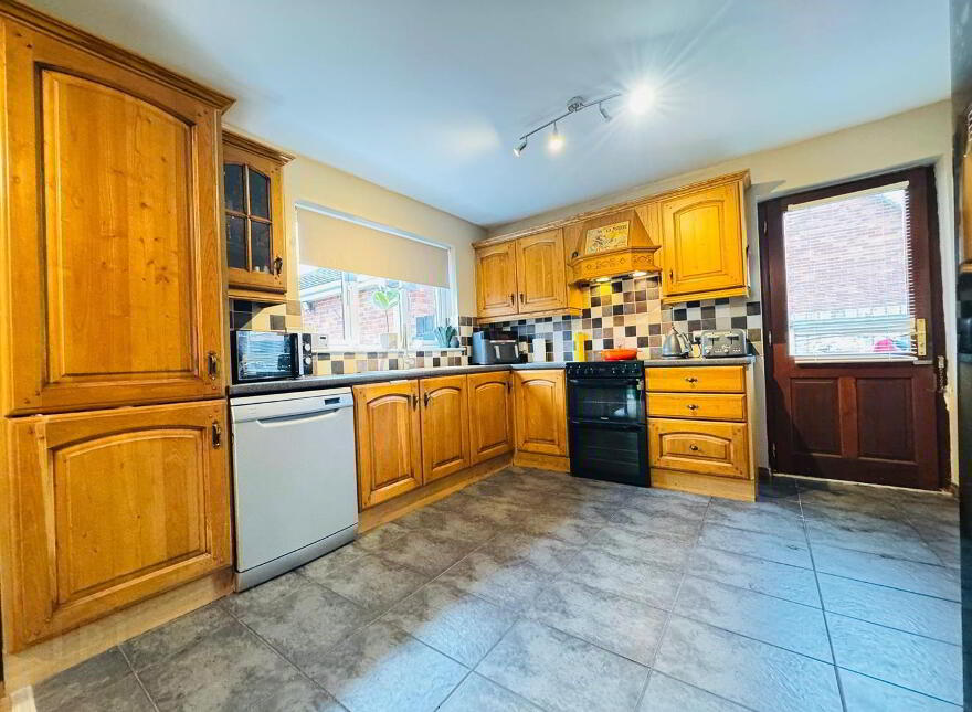 33 Brackenridge, Carrickfergus, BT38 8FW