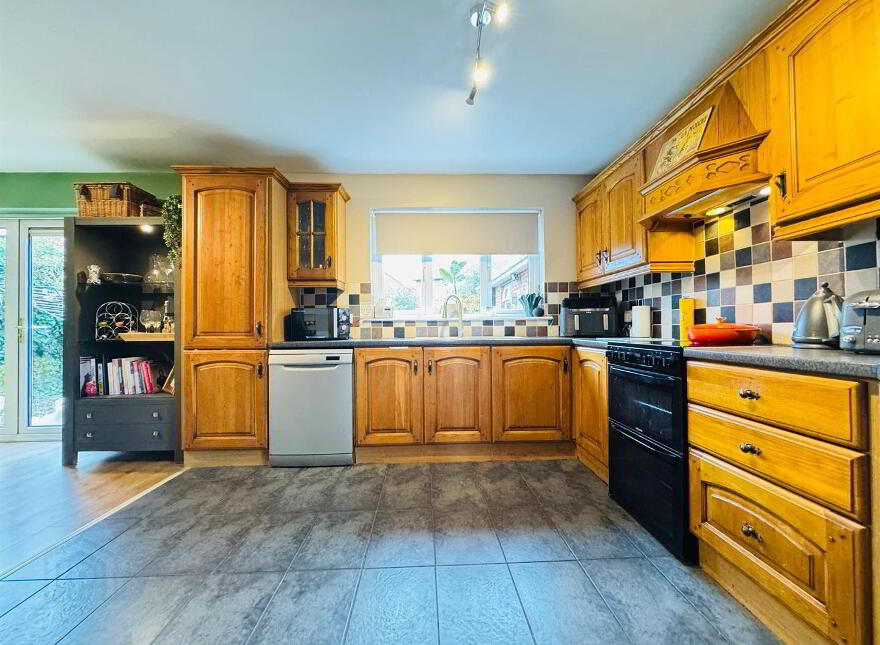 33 Brackenridge, Carrickfergus, BT38 8FW