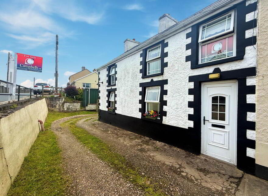 3 Castle Row, Main St, Dungloe, F94ET65
