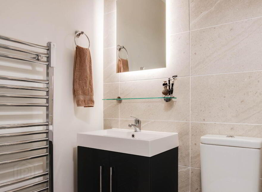 Apt 5 The Tides, Carrickfergus, BT38 8GN