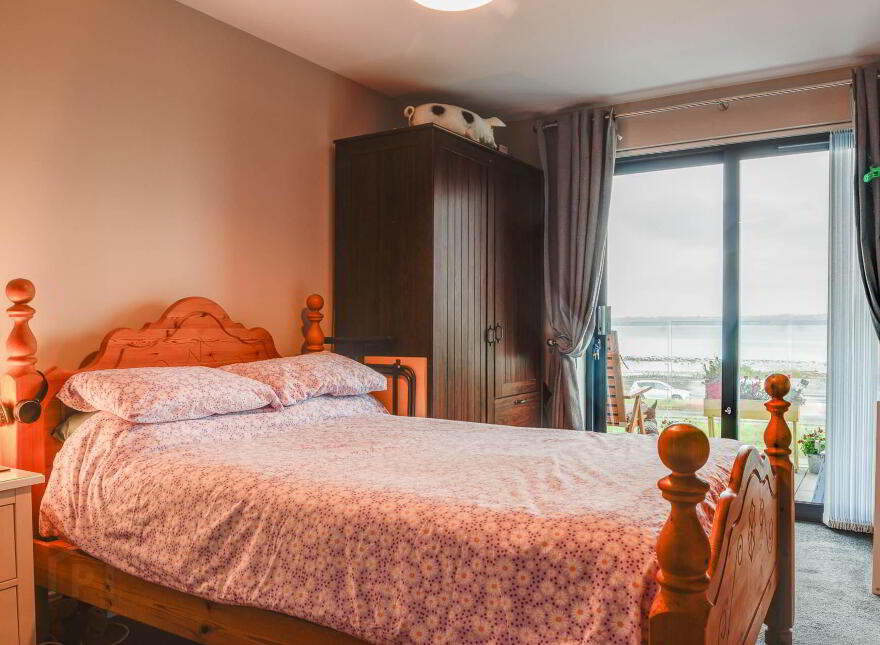 Apt 5 The Tides, Carrickfergus, BT38 8GN