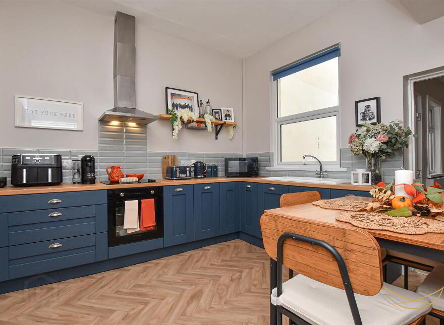 59 Ballygomartin Road, Belfast, BT13 3LB