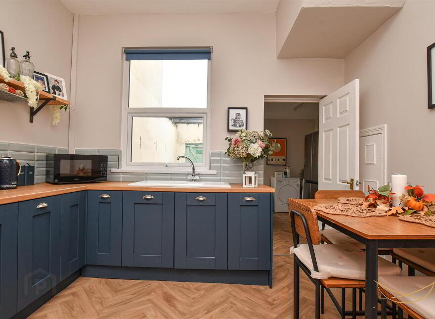 59 Ballygomartin Road, Belfast, BT13 3LB