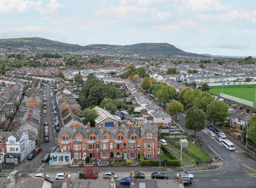 59 Ballygomartin Road, Belfast, BT13 3LB