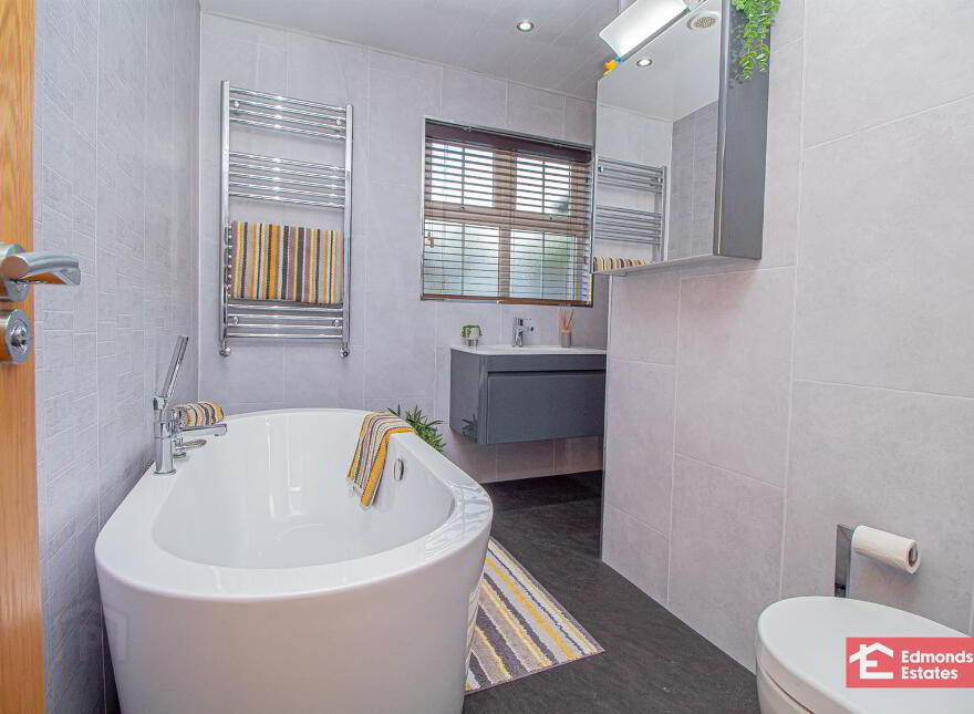 32 Bush Manor, Antrim, BT41 2UA