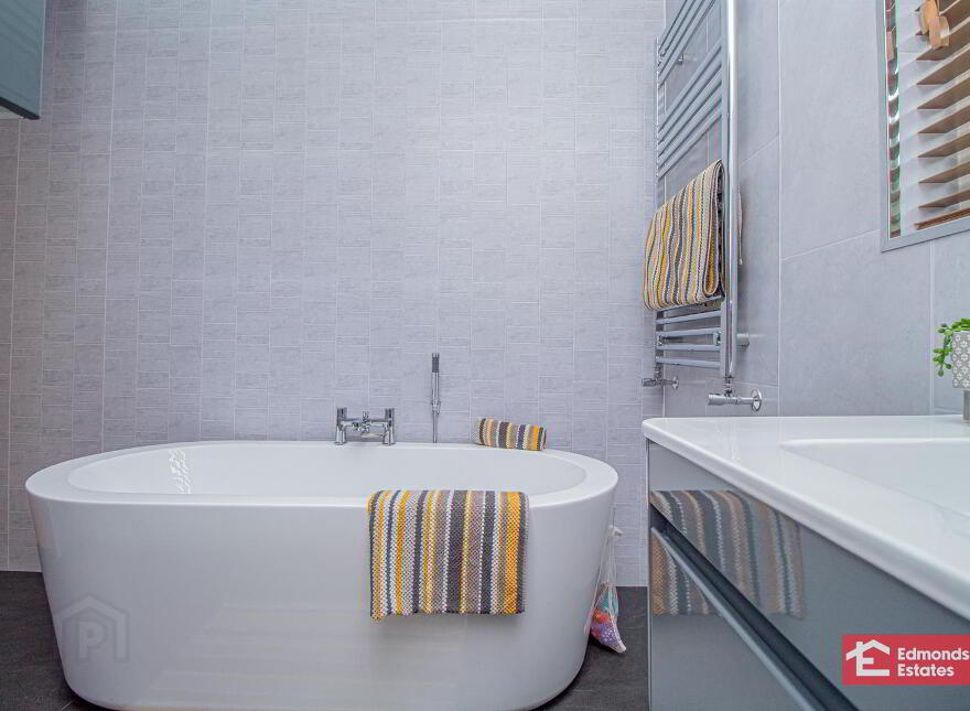 32 Bush Manor, Antrim, BT41 2UA