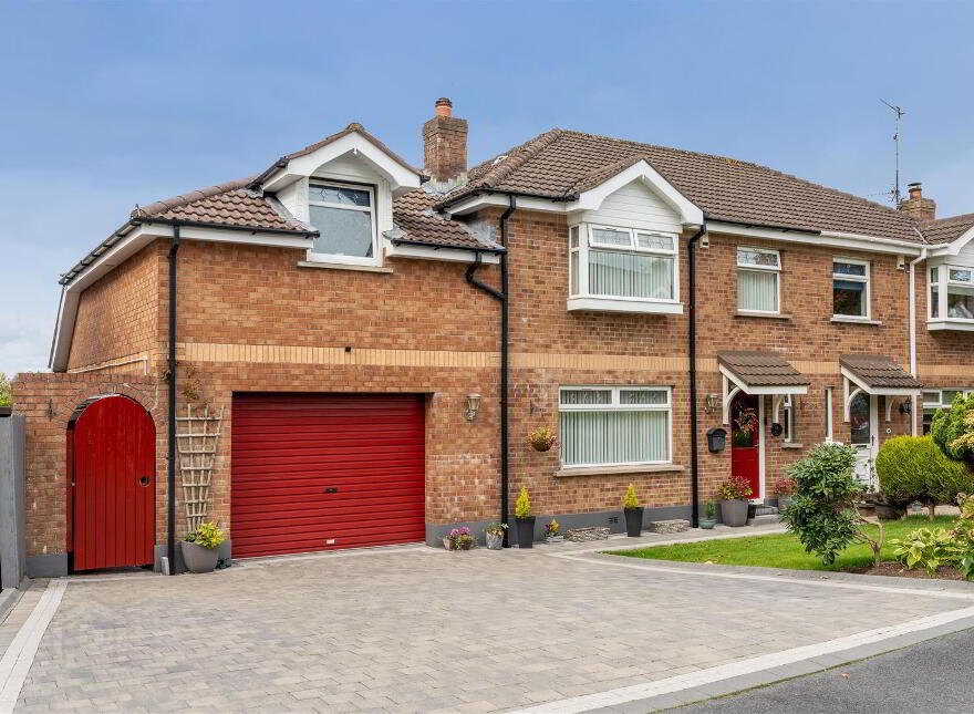 12 Alveston Park, Carryduff, Belfast, BT8 8RP photo