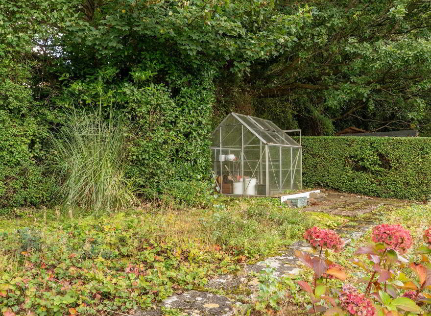 596 Saintfield Road, Carryduff, Belfast, BT8 8BL