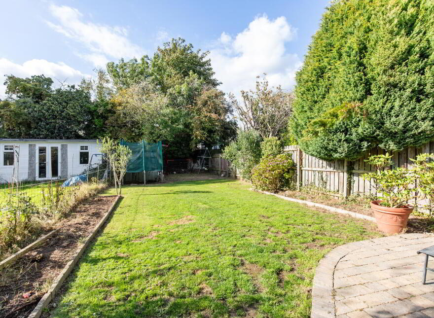 35 Thornhill Parade, Belfast, BT5 7AT