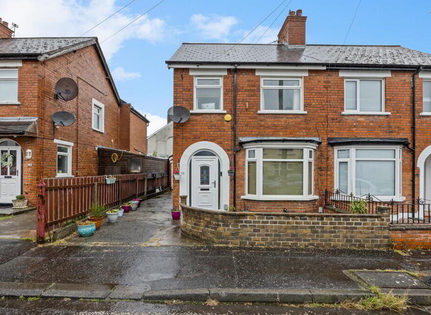 58 Loopland Drive, Belfast, BT6 9DX photo