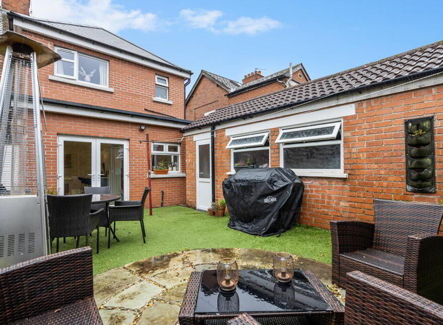 58 Loopland Drive, Belfast, BT6 9DX