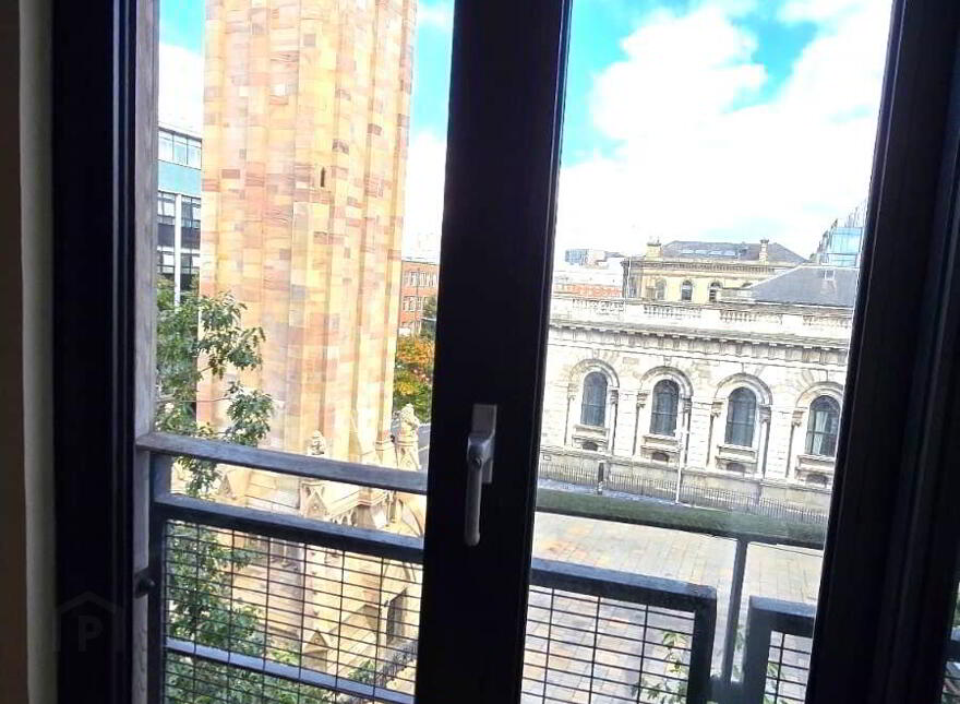 58, 17 Queens Square, Belfast, BT1 3FF