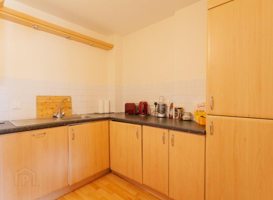 58, 17 Queens Square, Belfast, BT1 3FF