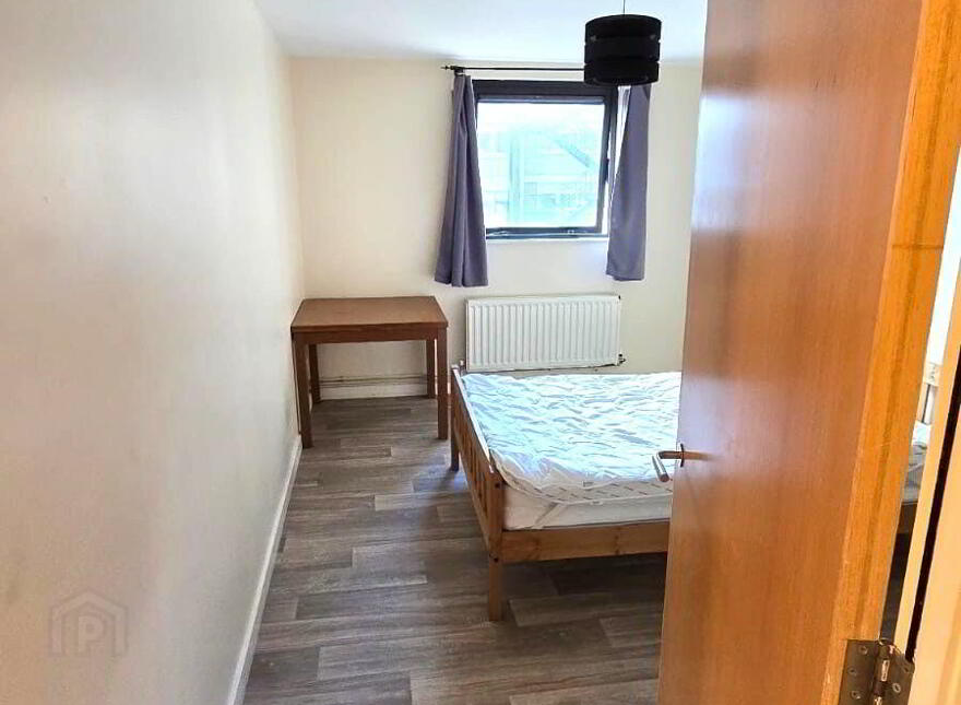 58, 17 Queens Square, Belfast, BT1 3FF