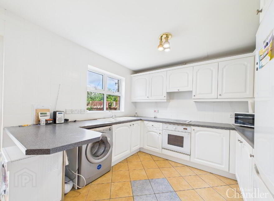 38 Windermere Crescent, Belfast, BT8 6XY