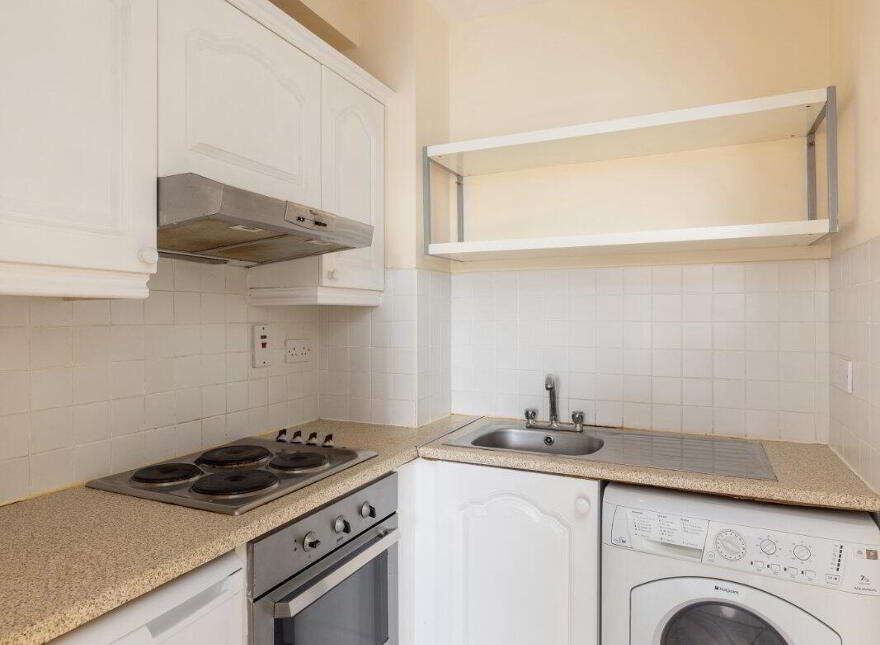 32 Georges Quay Apartments, 2 Georges Quay, Dublin, D02R892