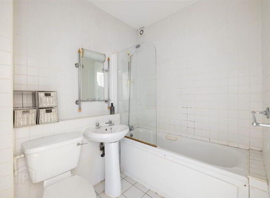 32 Georges Quay Apartments, 2 Georges Quay, Dublin, D02R892