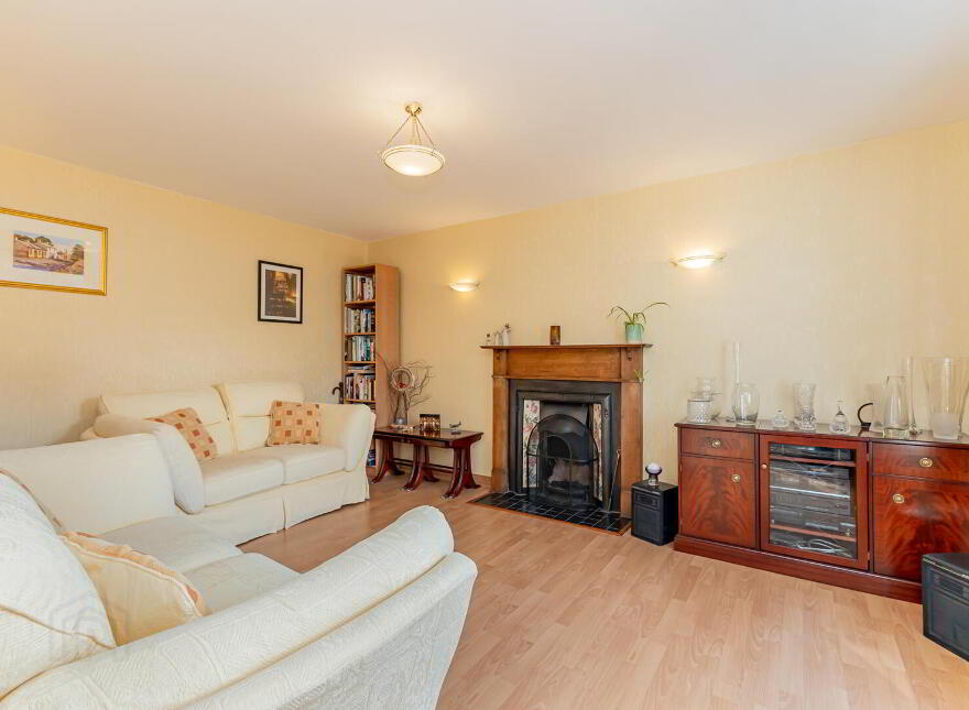 19 Tadworth, Bangor, BT19 7WD