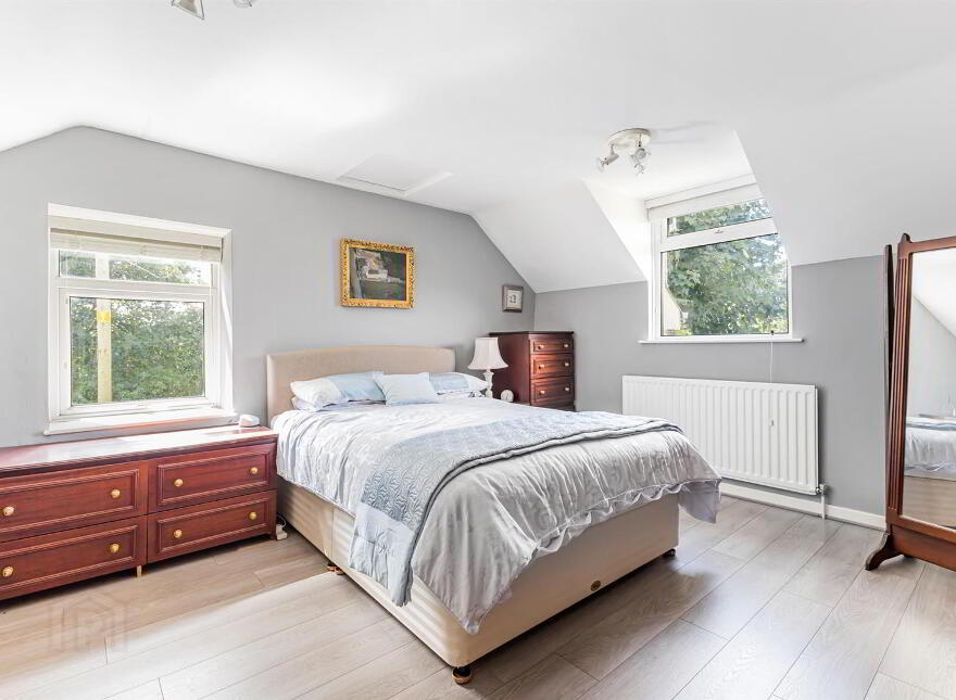 81 / 81a Lisburn Road, Saintfield, Ballynahinch, BT24 7BP