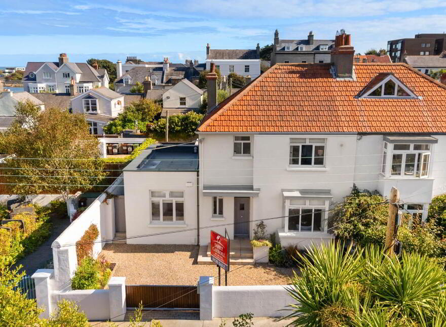 8 Marine Avenue, Sandycove, A96D378