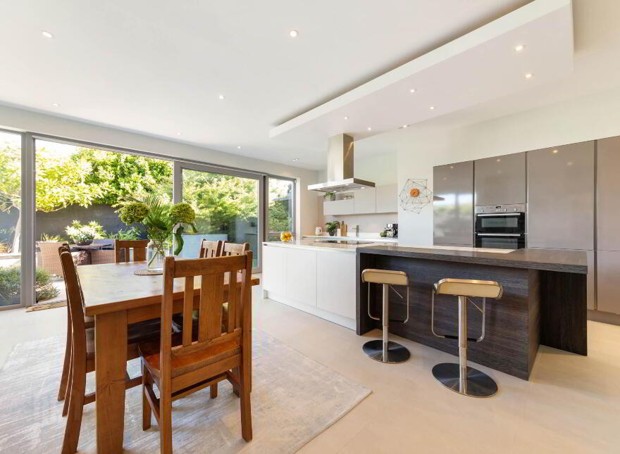 8 Marine Avenue, Sandycove, A96D378