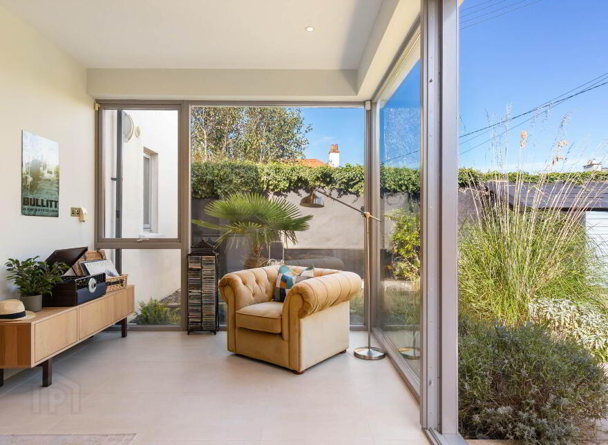 8 Marine Avenue, Sandycove, A96D378