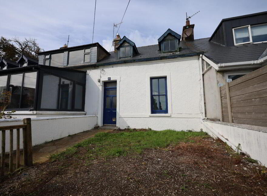 Bloomswood, 3 Seaview Place, Myrtleville, P43NY67