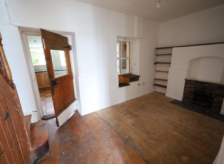 Bloomswood, 3 Seaview Place, Myrtleville, P43NY67