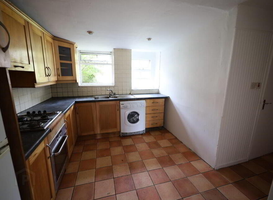Bloomswood, 3 Seaview Place, Myrtleville, P43NY67