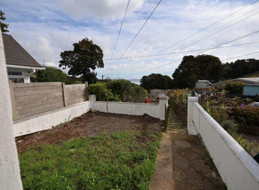 Bloomswood, 3 Seaview Place, Myrtleville, P43NY67
