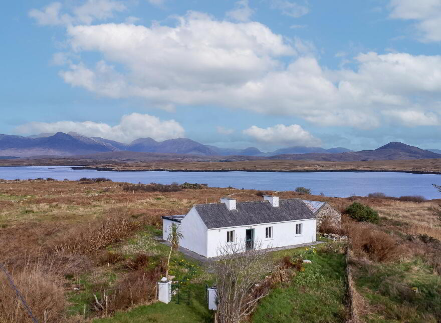 Ti Mamo, Inishnee, Roundstone, H91CDK3