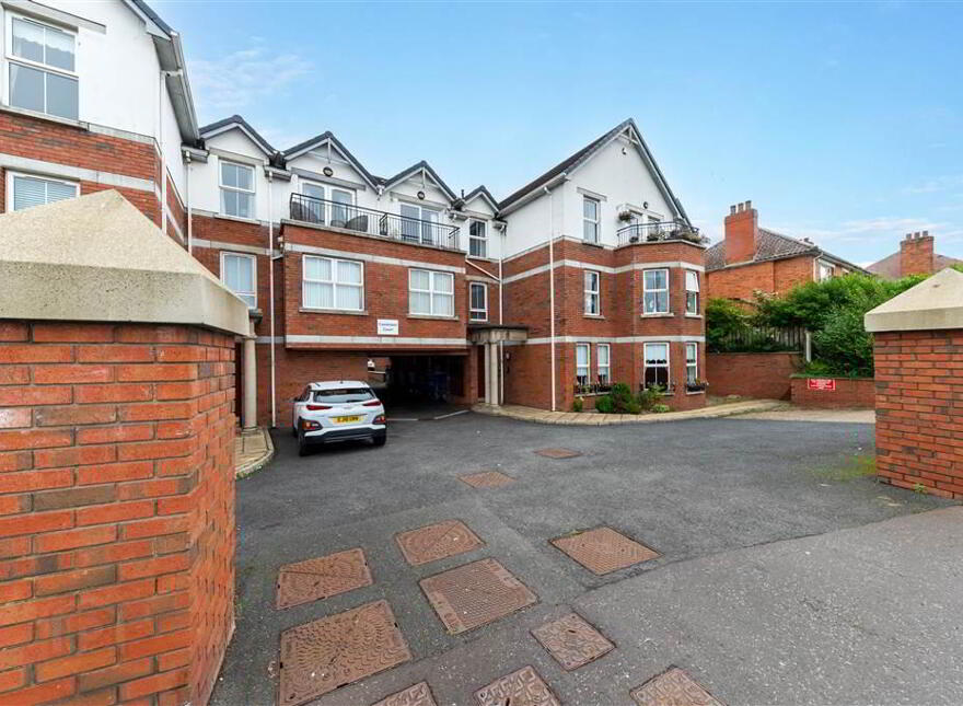 Apt 6 Casement Court, 99 Andersonstown Road, Belfast, BT11 9BS
