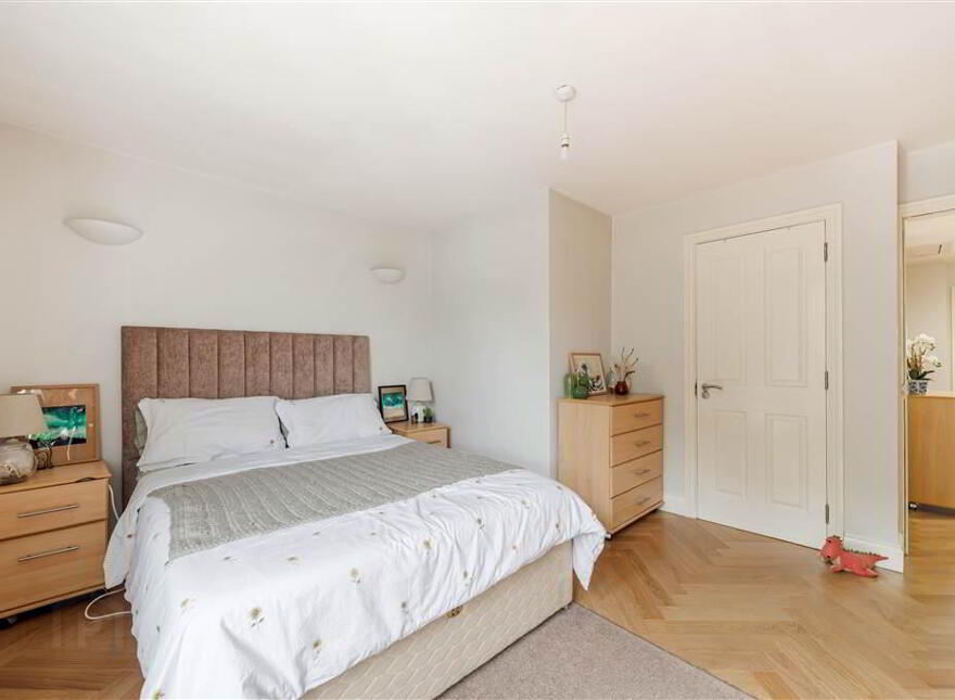 Apt 6 Casement Court, 99 Andersonstown Road, Belfast, BT11 9BS