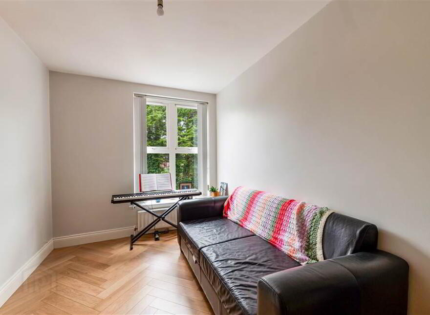 Apt 6 Casement Court, 99 Andersonstown Road, Belfast, BT11 9BS