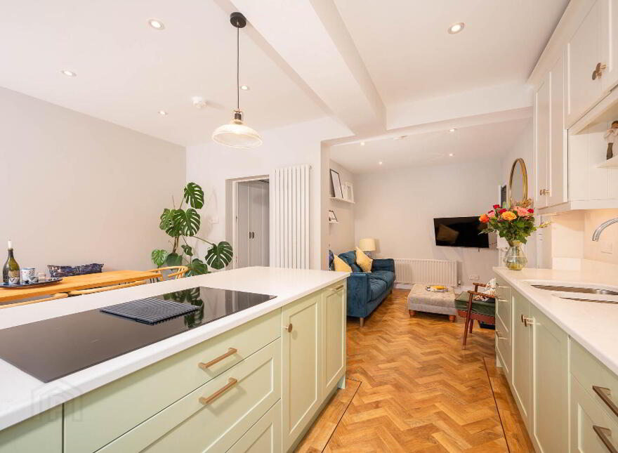 8 Geneva Gardens, Belfast, BT9 5FY