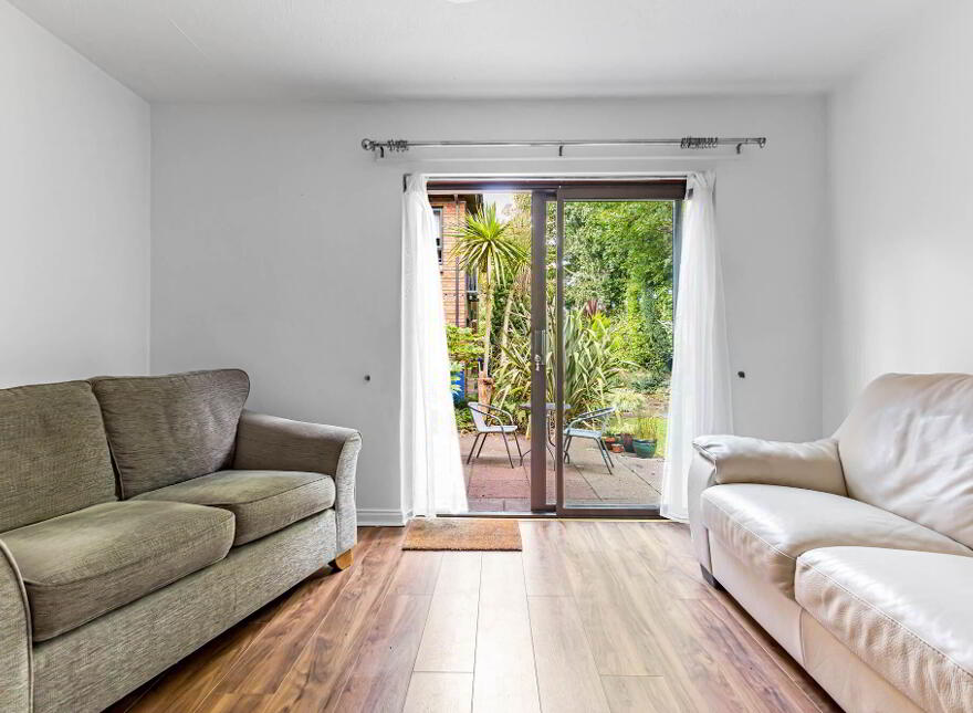 3 Pembridge Mews, Off Sandown Park South, Belfast, BT5 6HA