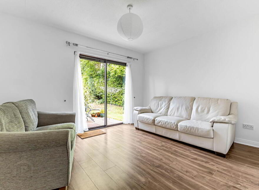 3 Pembridge Mews, Off Sandown Park South, Belfast, BT5 6HA