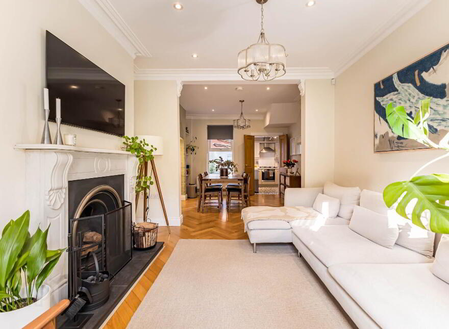 3 Marlborough Park Central, Belfast, BT9 6HN