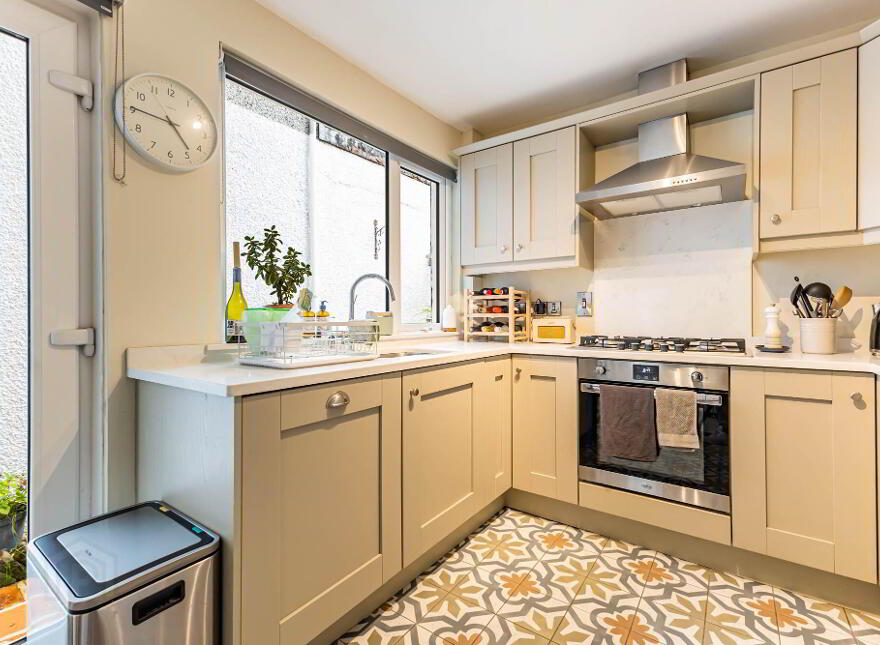 3 Marlborough Park Central, Belfast, BT9 6HN
