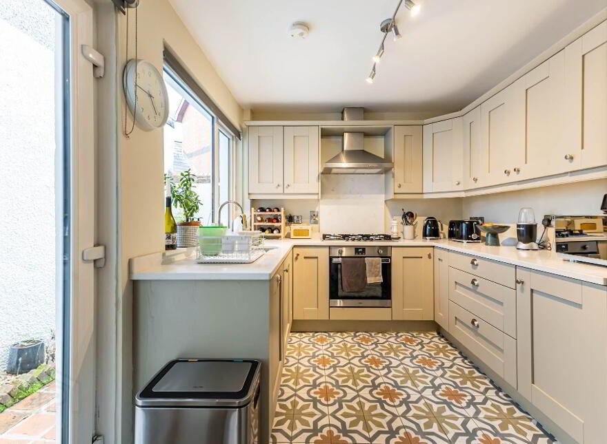 3 Marlborough Park Central, Belfast, BT9 6HN