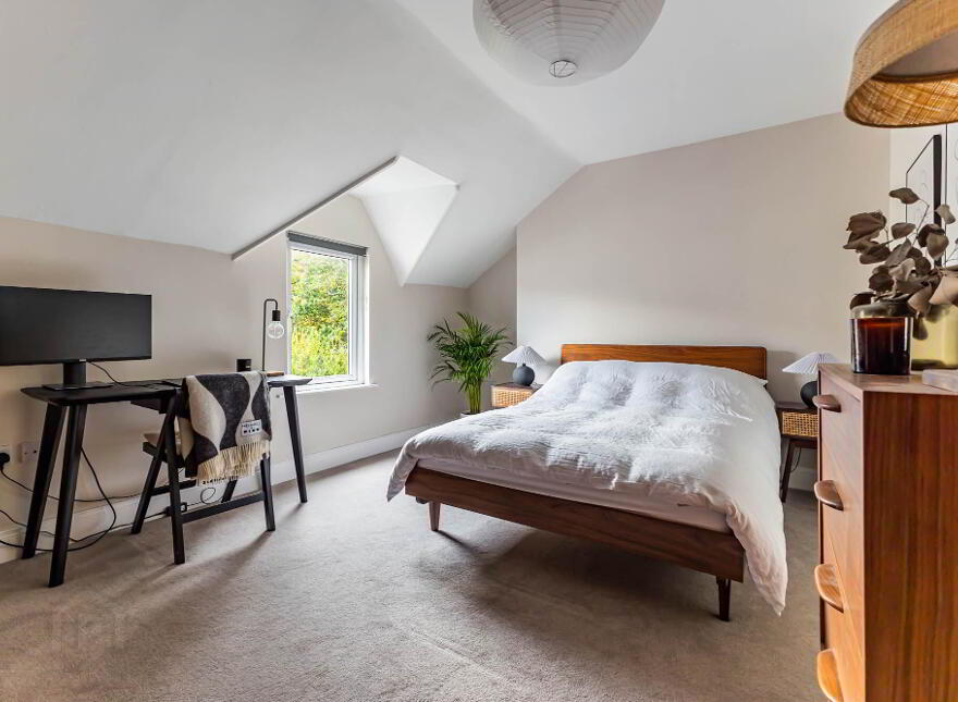 3 Marlborough Park Central, Belfast, BT9 6HN