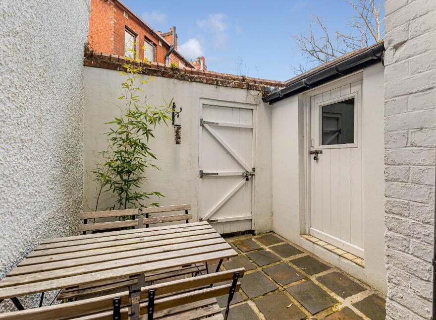 3 Marlborough Park Central, Belfast, BT9 6HN