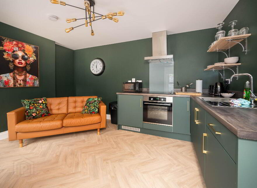 Apt 5, 15 Malone Road, Belfast, BT9 6RT