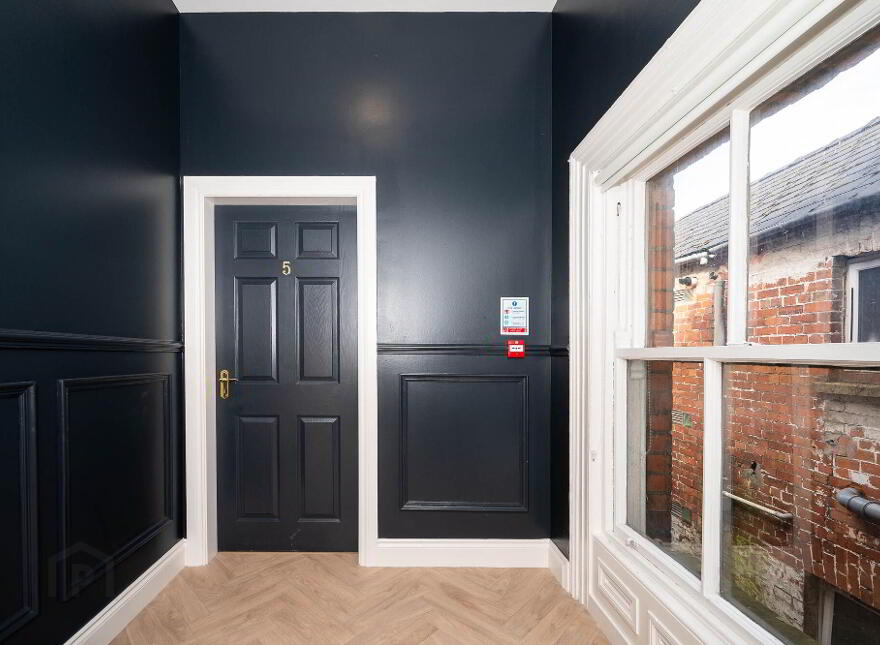 Apt 5, 15 Malone Road, Belfast, BT9 6RT