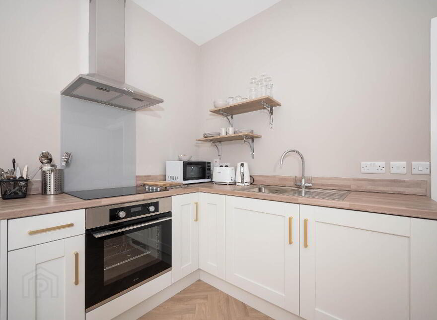 Apt 6, 15 Malone Road, Belfast, BT9 6RT