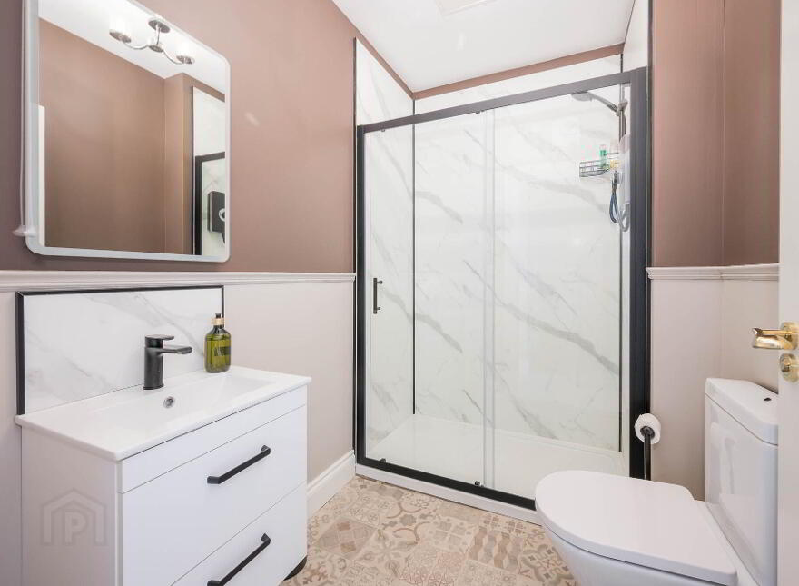 Apt 6, 15 Malone Road, Belfast, BT9 6RT